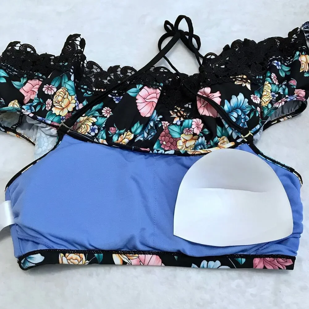 Time and Tru NWT Convertible Swim Top Women 8-10 (D/DD)